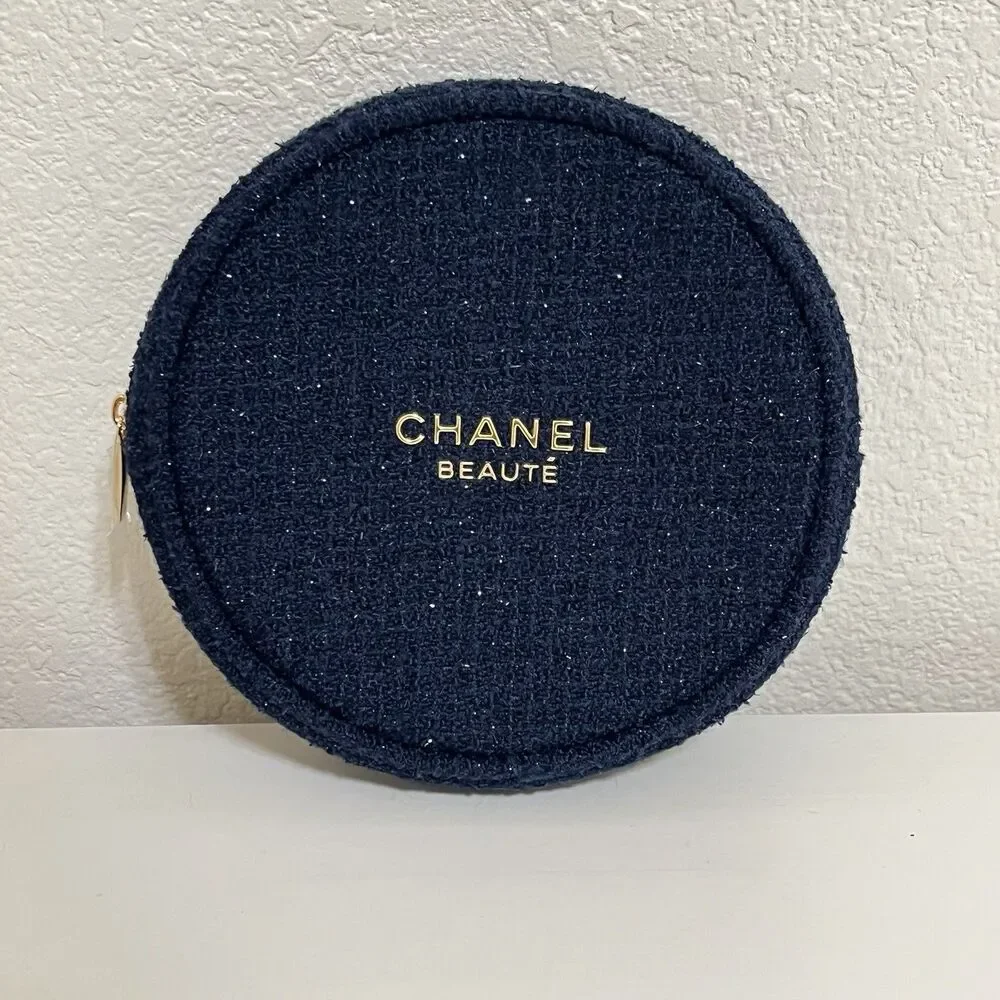 CHANEL Beauté Round Cosmetic Makeup Bag Tweed Navy Blue Gold Logo Zip Case